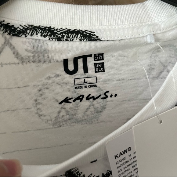 NEW KAWS x UNIQLO 2016 sz L White AOP Tee XX Eye Balls Short Sleeve Tshirt - Picture 3 of 6